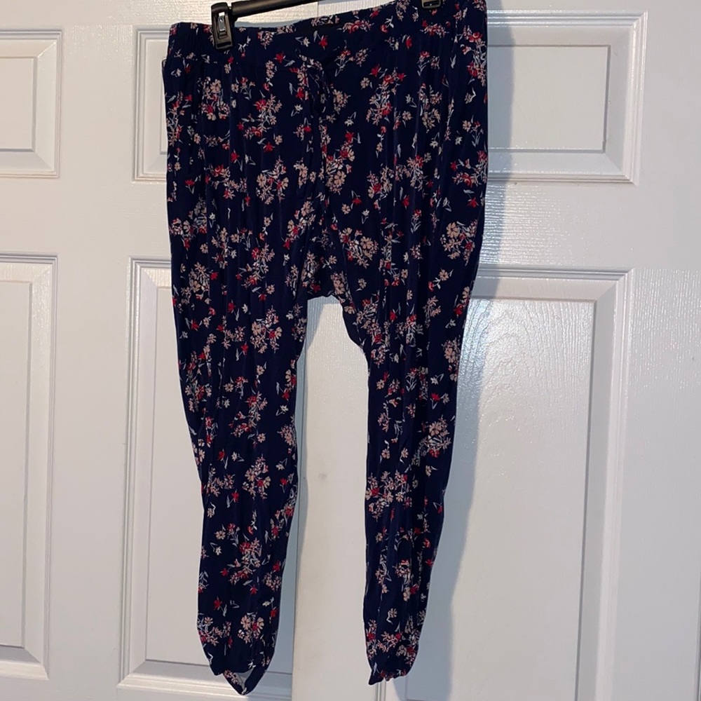 Torrid Floral Cropped Joggers